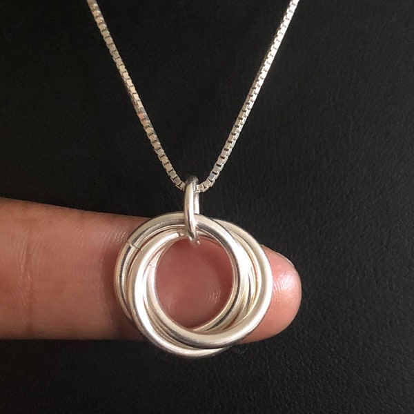 Collier trois cercles, collier 3 anneaux en argent sterling, cadeau de 30e anniversaire, 3 cercles entrelacés, alliances russes, 3 anneaux roulants