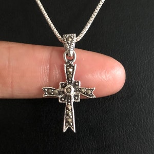 Collar de cruz de marcasita, colgante de cruz de marcasita de plata de ley, collar de cruz de crucifijo, regalos de joyería cristiana, colgante de encanto cruzado