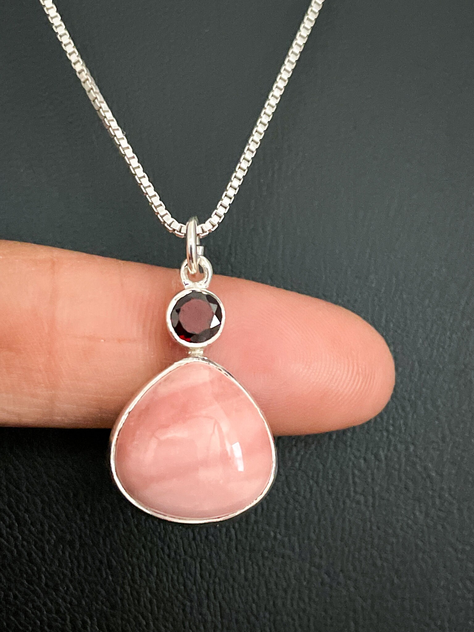 Pendentif En Argent 925 Avec Opalite Rose Et Grenat - Forme De Larme, Fait Main En Indonésie