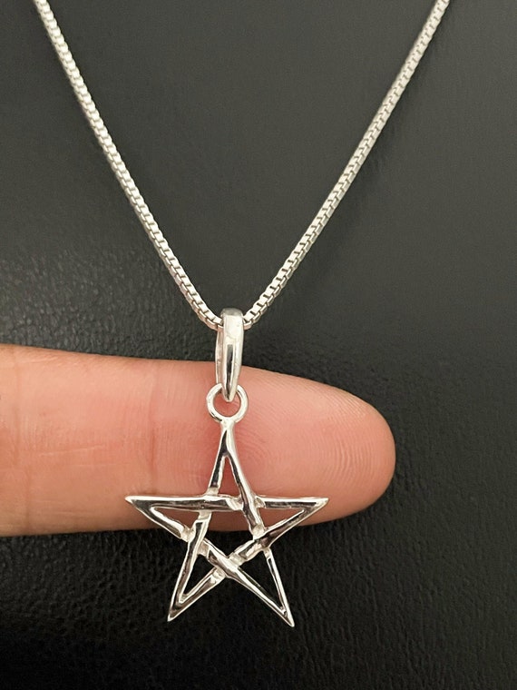 Dainty Pentacle Necklace | Witch Jewelry - Veeaien Designs