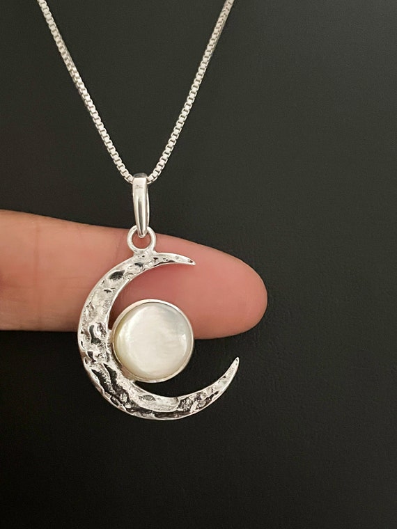 ネックレス・ペンダント Moon Pearl Necklace Moon Pearl Necklace | Katyfaye – Katy Faye