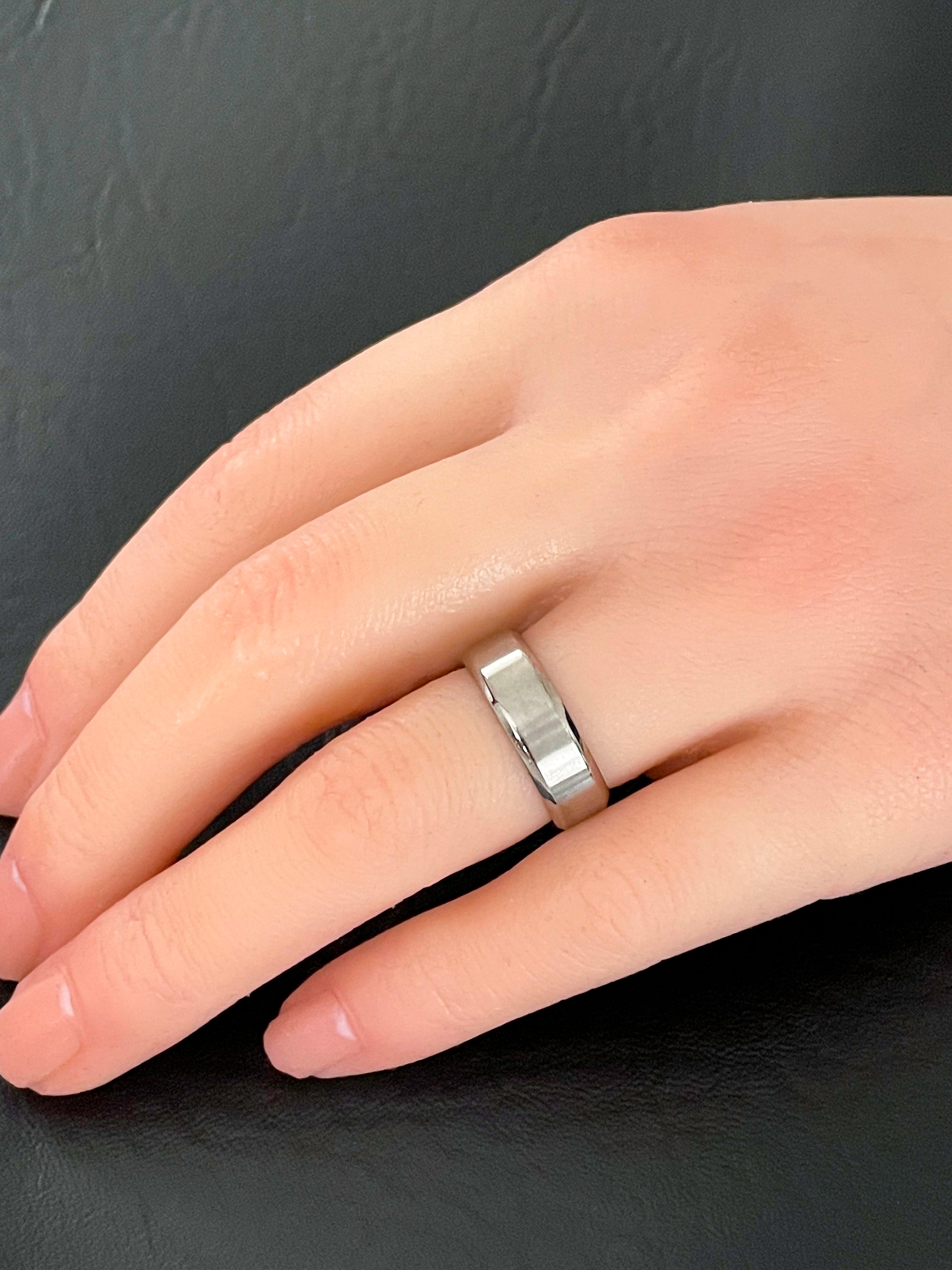 レーザー彫刻チタンリング、レーザー彫刻結婚指輪、婚約指輪、内側外側