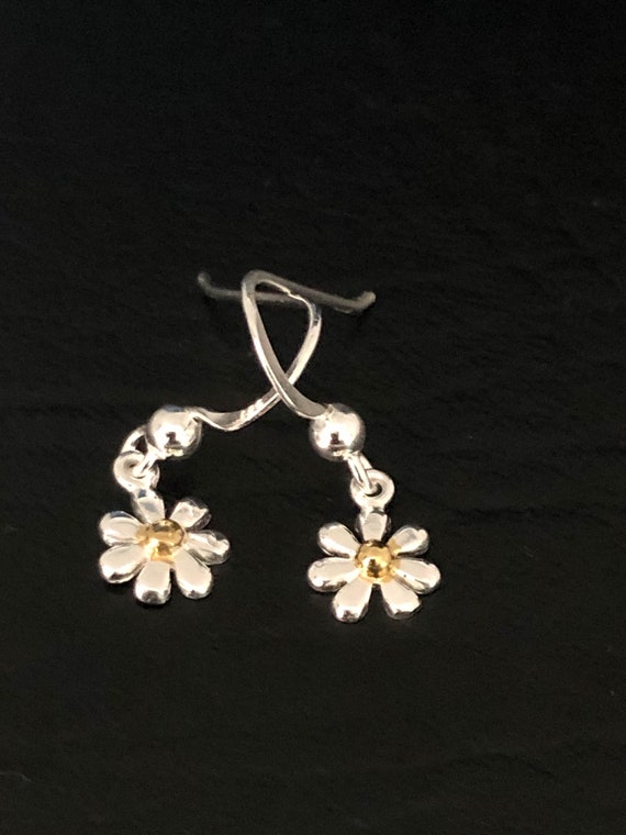 Boucles D'Oreilles Fleur Marguerite En Résine Boucles D'Oreilles Fleur