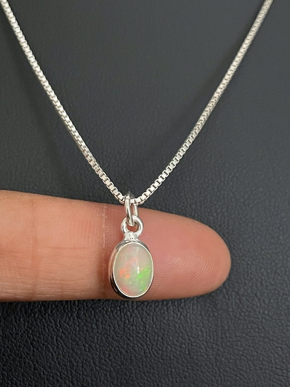 Oval Ethiopian Opal Necklace, 14K Yellow Gold – Fortunoff Fine Jewelry