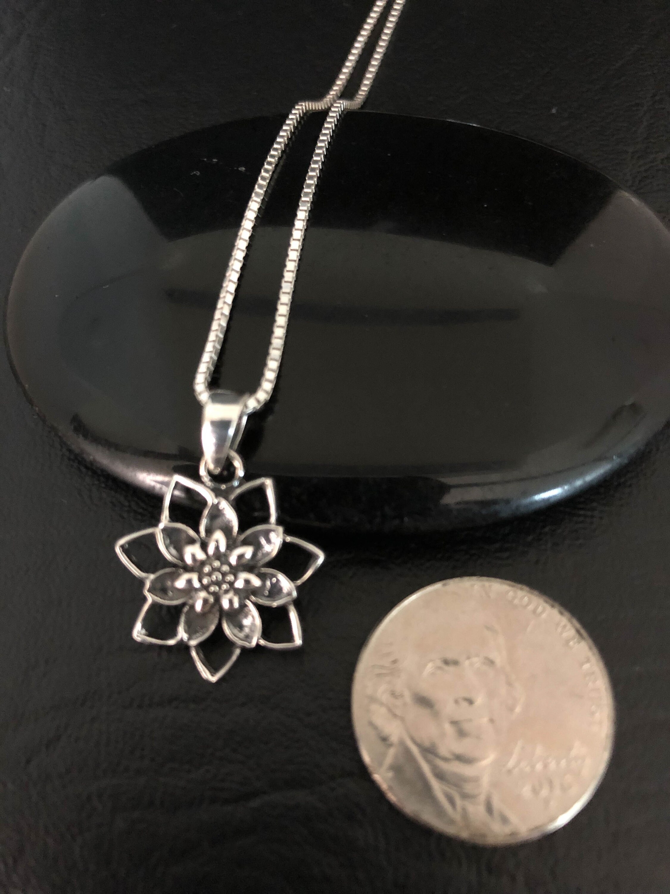 シルバー925 スターリングシルバー 蓮 花 フラワー ネックレス C777-3 Amazon.co.jp: JERWLI 蓮の花ネックレス 925スターリング