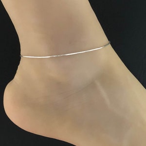 Snake Chain Anklet, Sterling Silver Ankle Bracelet, Simple Anklet, Beach Wedding Anklet, Barefoot Jewelry, Everyday Ankle Chain