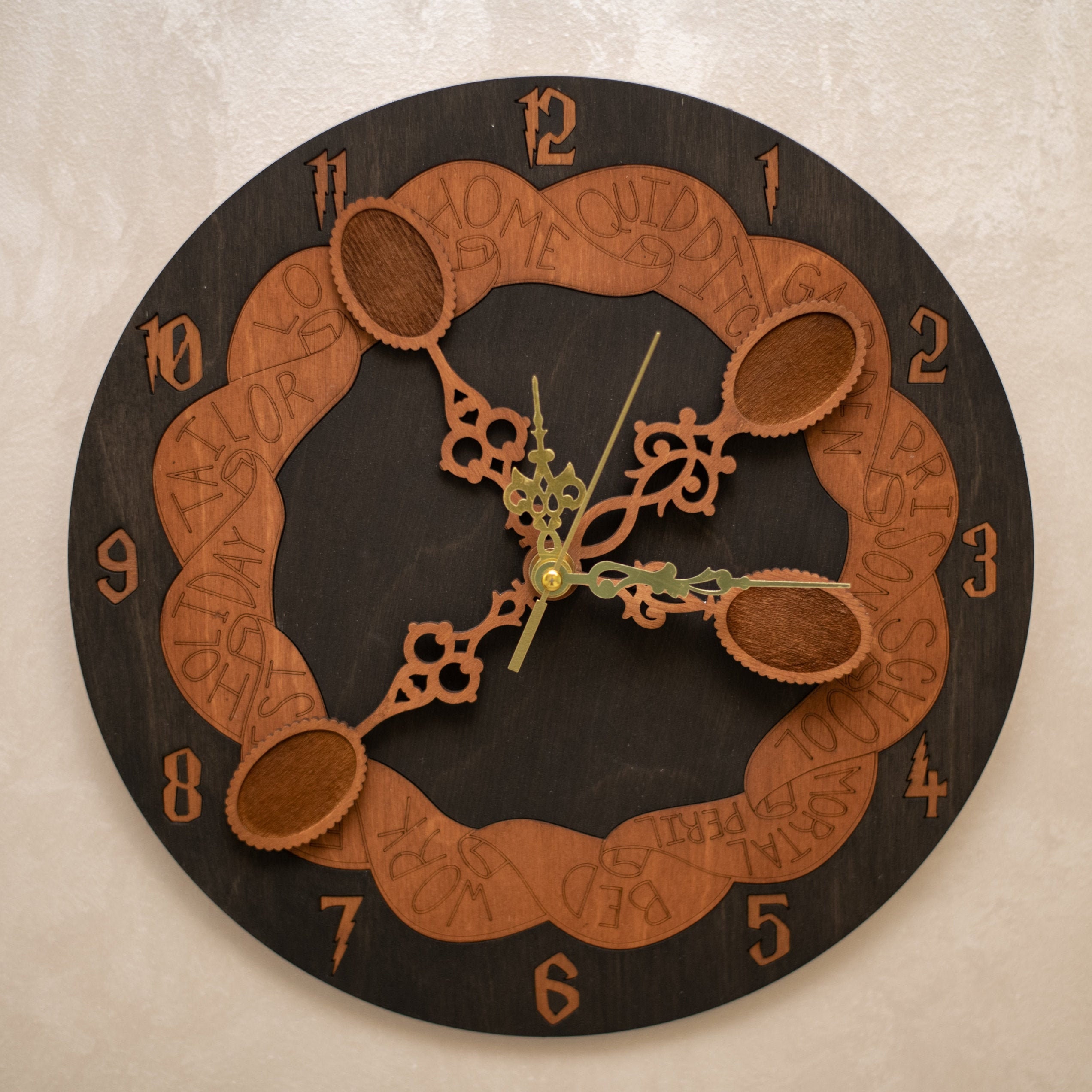 Weasley Wall Clock With 4 Spoons Etsy