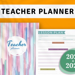 Op de afbeelding: Een leerkrachtplanner met een aquarel achtergrond en een sjabloon voor een lesplan. Het sjabloon bevat secties voor vak, onderwerp, doel, lesdoelen, samenvatting van taken, actieplan, materialen en apparatuur. De planner is voor de jaren 2021 en 2022.
