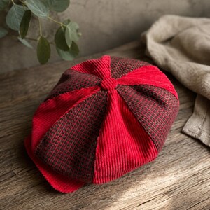 Rote Schirmmütze aus Stoffmix, Patchwork-Gavroche-Mütze, mehrfarbige Schiebermütze, Patchwork-Mütze aus Cord und Wolle, Applejack-Mütze, Peaky-Blinders-Mütze, 8-Panel-Mütze