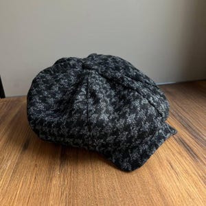 Cappello di lana nero-grigio, berretto da strillone nero da uomo, berretto Peaky Blinders, cappello Applejack nero-grigio, berretto di lana a 8 pannelli, cappello baker boy nero con motivo pied de poule