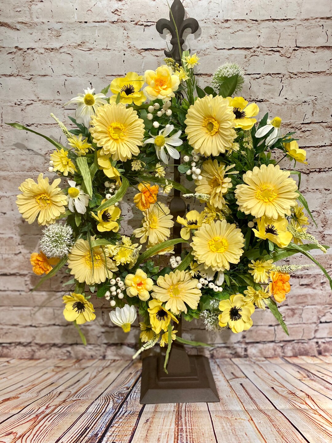 Bright Yellow Daisy Wreath, Housewarming Gift, Front Door, Grapevine