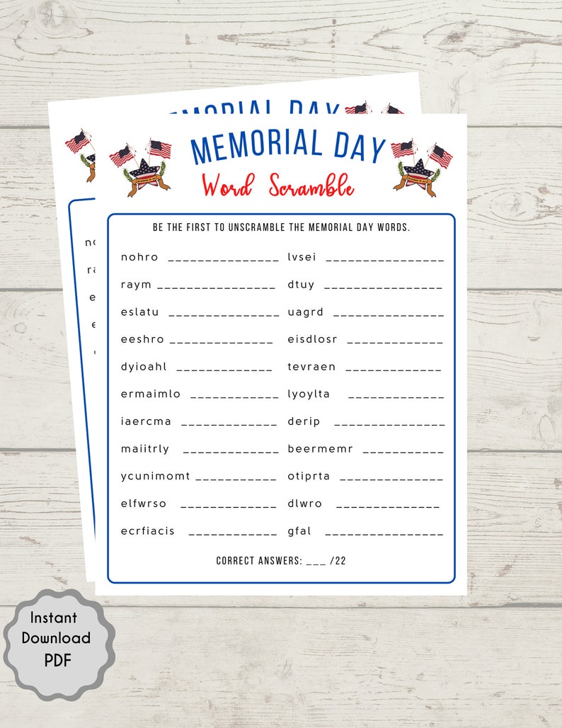 Op de afbeelding: Een printbaar Memorial Day-woordzoekspel met een blauwe en witte rand. Het spel bevat 12 woorden om te ontcijferen, met ruimte voor de speler om het juiste antwoord in te vullen. Het spel bevat ook een ruimte om het aantal juiste antwoorden bij te houden. Het spel is versierd met kleine afbeeldingen van Amerikaanse vlaggen.