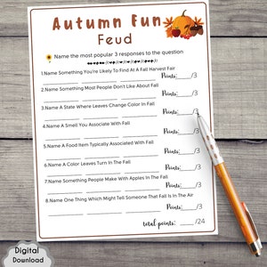 Puede incluir: Un juego imprimible de tem&aacute;tica oto&ntilde;al llamado "Autumn Fun Feud" con ocho preguntas y l&iacute;neas de respuesta. Cada pregunta vale 3 puntos, para un total de 24 puntos. El juego presenta una calabaza de dibujos animados con hojas de oto&ntilde;o y bellotas.