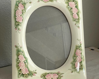 Cornice portafoto ovale in ceramica 5x7 anni &#39;90 con accenti floreali