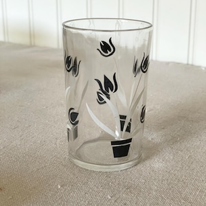 Vintage Schwarzweiss-Blumen Saft Glas, Retro 1950er Jahre 1960er Jahre Stil Cottage Küche Wohnkultur Bunten Swanky Swig Saft Glas