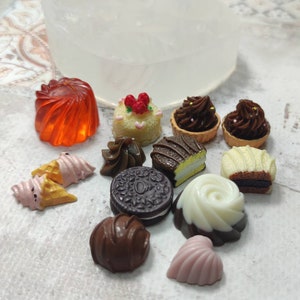 DIY Decoden Silicone Mold - Cake, Cookie, Sweeets - Food Safe Shapes Ideal for Polymer Clay Wax Plaster Chocolate, Epoxy Resin