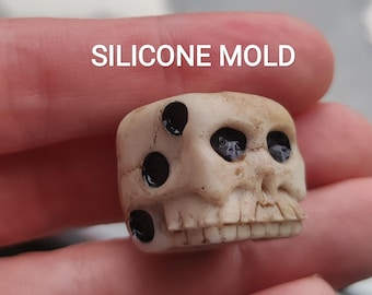 Skull Dice Mold D6 | Halloween Silicone Mold for Resin, Polymer Clay, Wax, Plaster, Food Safe | Creepy Spooky Cube 19mm