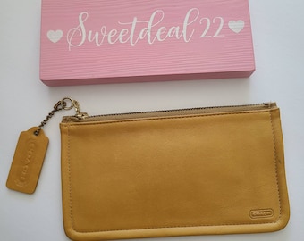 バッグ Vintage Coach Chunky Case Pouch Yellow Vintage Coach Yellow Leather Chunky Cosmetic Case / Coach