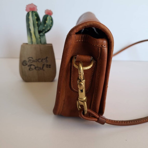 Vintage Coach NYC Kisslock Dinky Shoulder Bag - Gem Vintage Coach NYC Kisslock Dinky Shoulder Bag - Gem