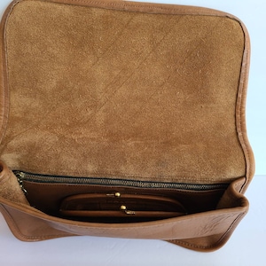 Vintage Coach Original NYC British Tan Kisslock Fold Over Clutch