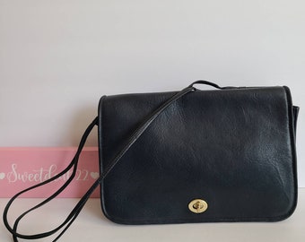 Vintage Coach Pre Creed Navy Shoulder Bag