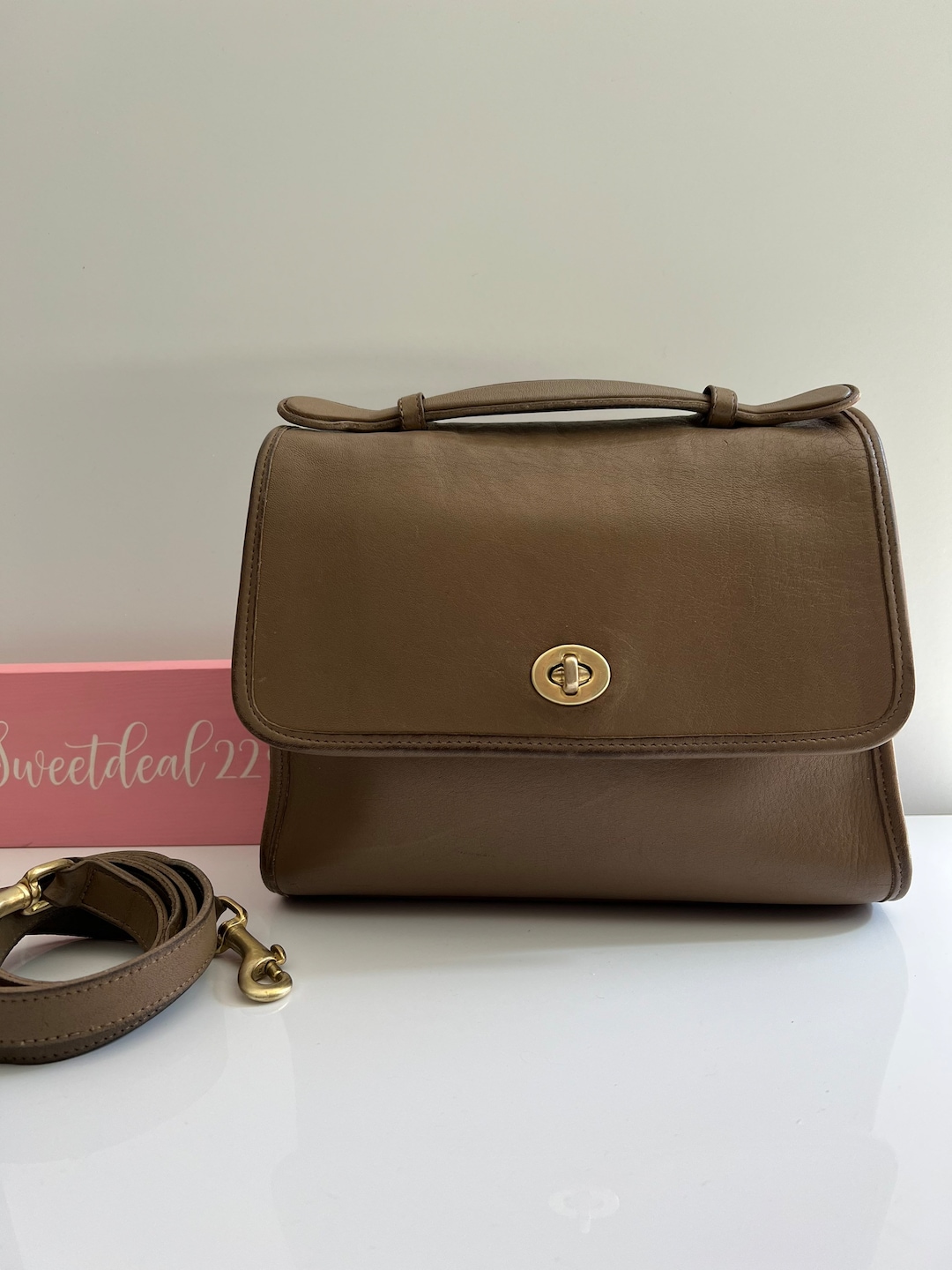 Jual Coach Coach triple Court