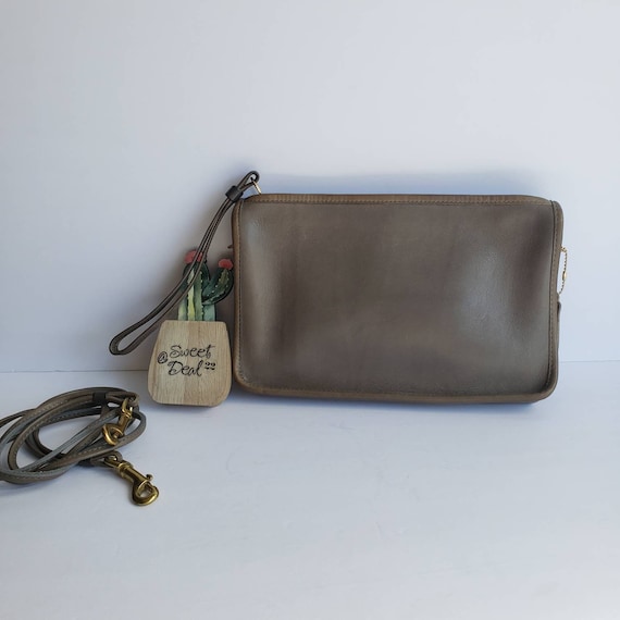 m336 Vintage Coach Signature Jacquard Gray/Beige Wristlet Bag