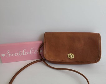 Vintage Coach NYC British Tan Dinky Shoulder Bag