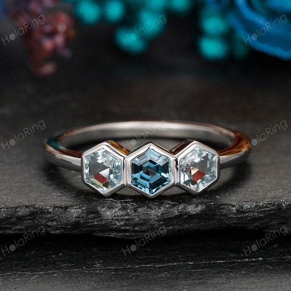 Antique Topaz Aquamarine Ring/ Dainty Wedding Band/ Unique Three Stone Ring/ Natural London Blue Topaz Ring/ Personalized Blue Gemstone Ring