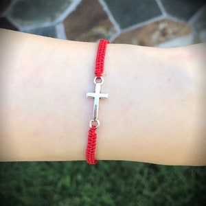 PULSERA DE CRUZ DELICADA, pulsera delicada de plata con fe y protección, pulsera fina y fina con hilo rojo, pulsera religiosa.