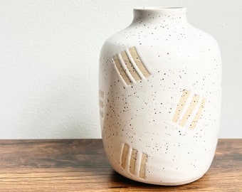 White Stoneware Geometric Patterned Ceramic Vase