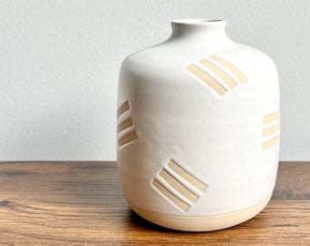 White Stoneware Geometric Patterned Ceramic Vase