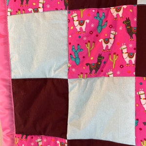 Cozy Llama Christmas CW1811028CL Quilt main image 0