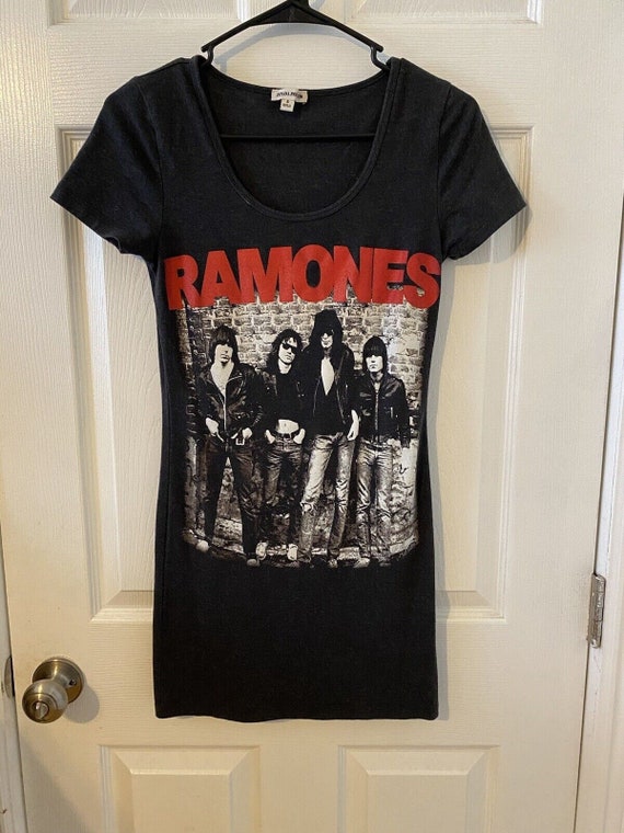 Vintage Y2K The Ramones Black Oversized  T Shirt/D