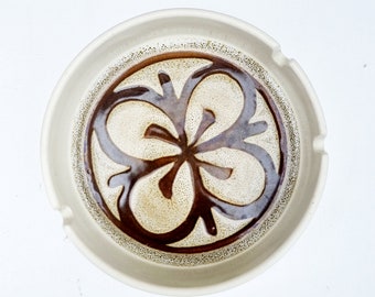 Mid-century ceramic pottery ashtray ~ Collectable / mid-century pottery / collectable decor / homeware / home decor / #2876