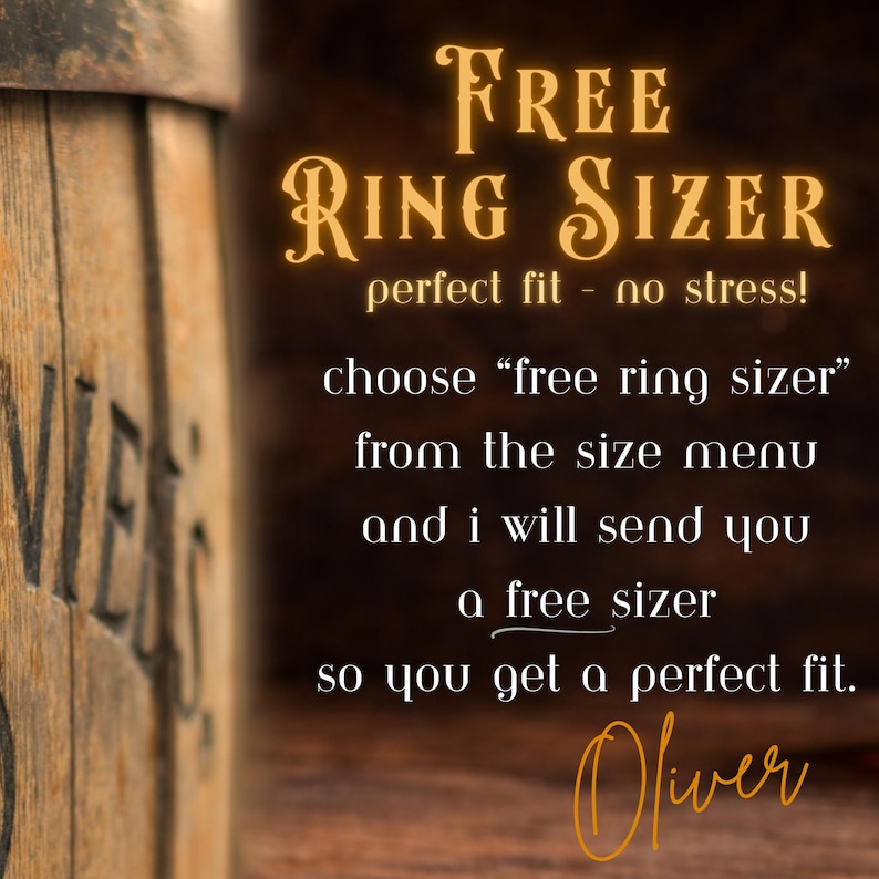 Może przedstawiać: Obraz z tekstem, kt&oacute;ry brzmi "Free Ring Sizer" w ozdobnej czcionce. Tekst poniżej brzmi "perfect fit - no stress!" i zawiera instrukcje, jak uzyskać darmowy miernik pierścionk&oacute;w. Nazwisko "Oliver" znajduje się na dole.