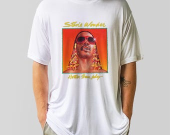 Camiseta de Stevie Wonder, Hotter Than July, obra de arte del álbum Classic Soul Jazz, camiseta de funk y blues, amante de la música, orgánica, hecha a mano, camiseta de bambú