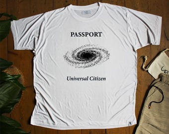 Camiseta de bambú orgánico, camiseta de ciudadano universal, camiseta gráfica de galaxia espacial, estampado de filosofía cósmica, camiseta minimalista con mentalidad viajera.
