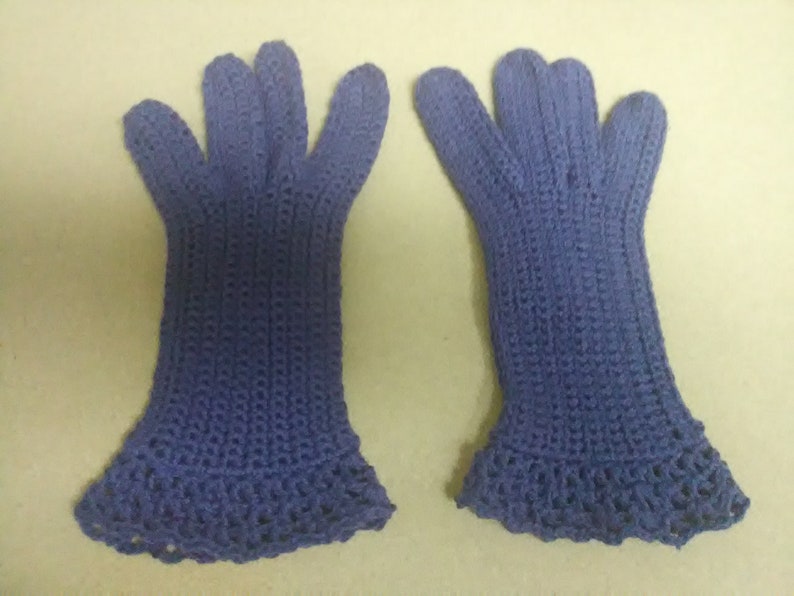 1950s periwinkle gloves