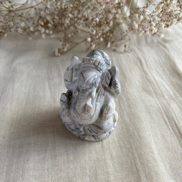 Howlite Lord Ganesh Figurine - Howlite Idol - Ganesh Ganapati Home Altar Desk Figurine