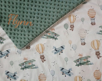 Erstellen Sie Ihre eigene Decke, Tiere im Himmel, personalisierte Babydecke, Jungendecke, Geschenk zur Babyparty, Decke mit Flugzeugen, Ballondecke