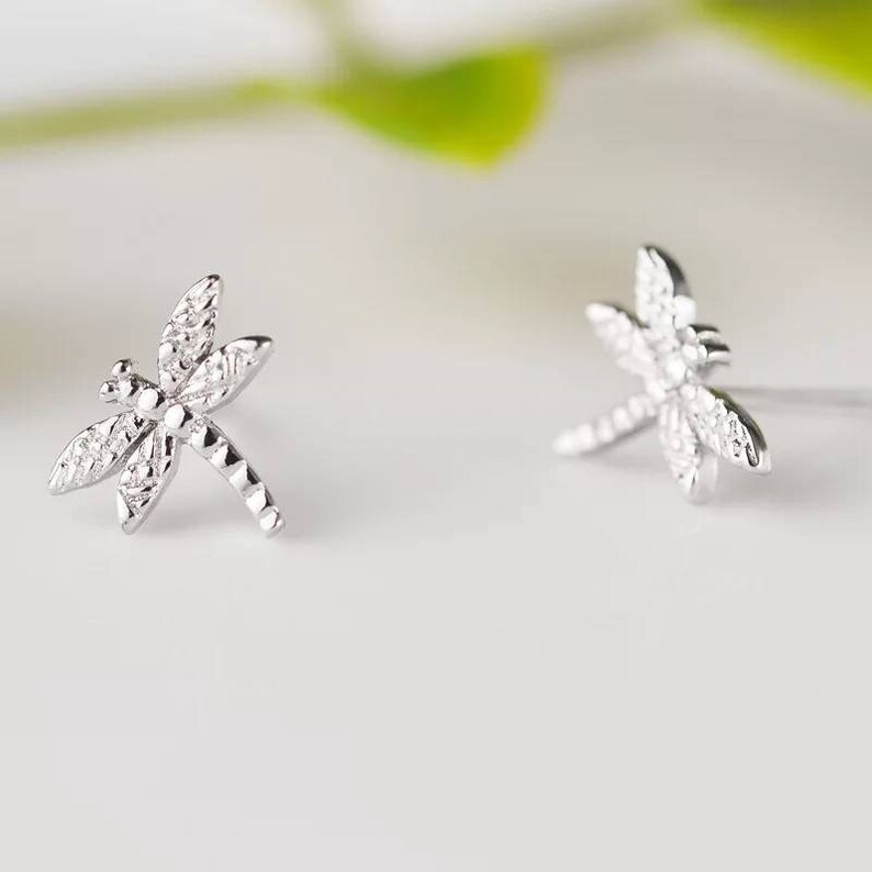 Game of sterling silver earrings with dragonflies