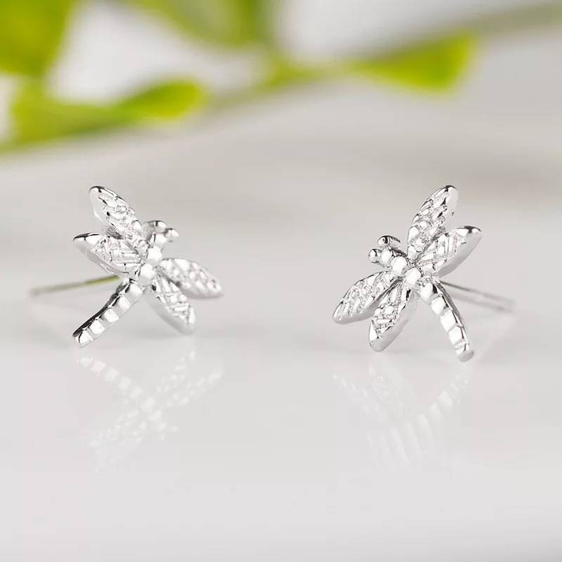 Game of sterling silver earrings with dragonflies