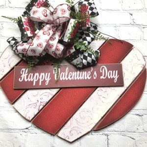 Happy Valentines Day Wooden Heart Decor, Valentine Farmhouse Wreath, Valentine Door Décor, Heart Door Décor, Happy Valentine Day Front Door image 5