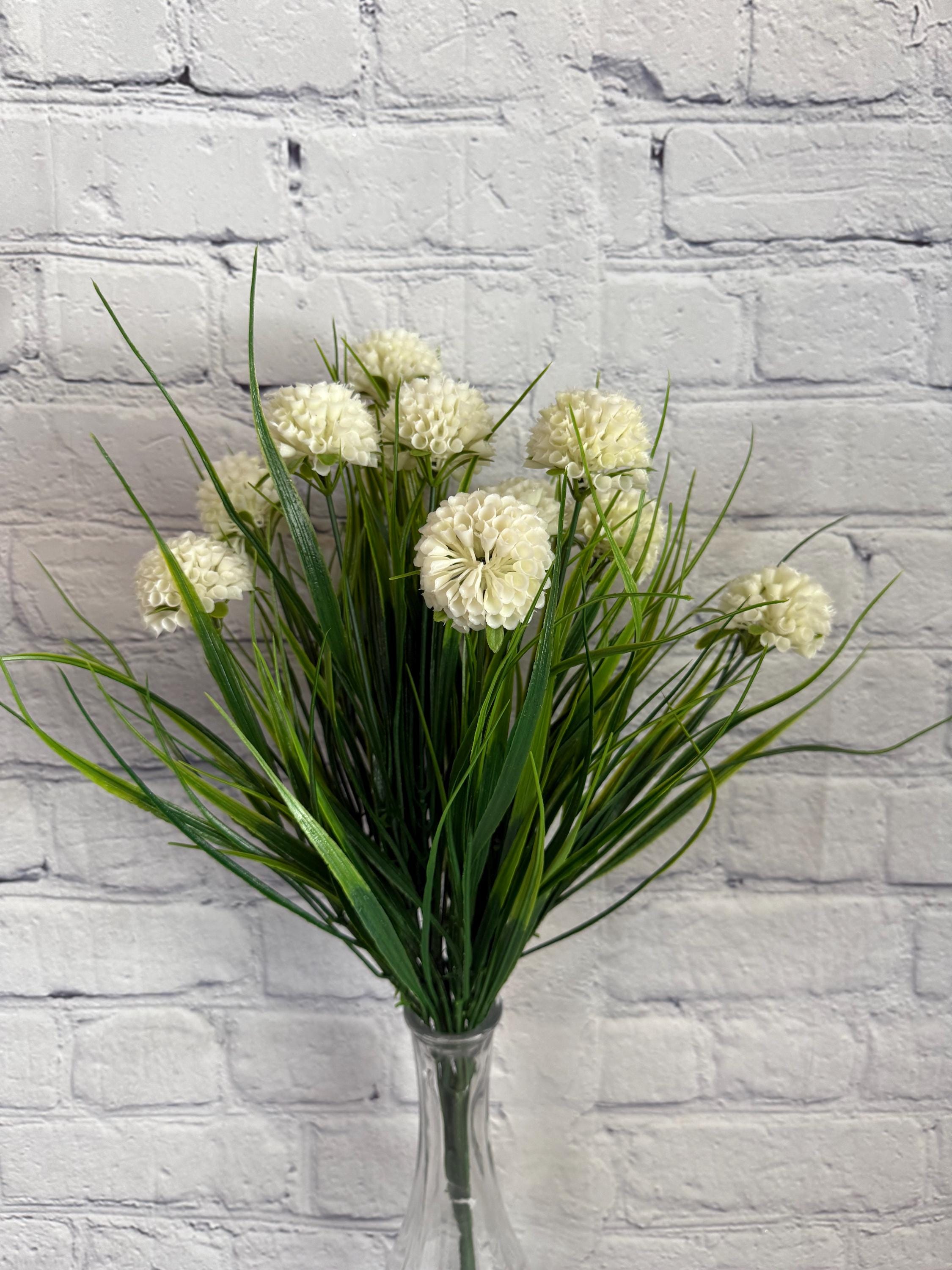 Cream Mixed Dahlia 22
