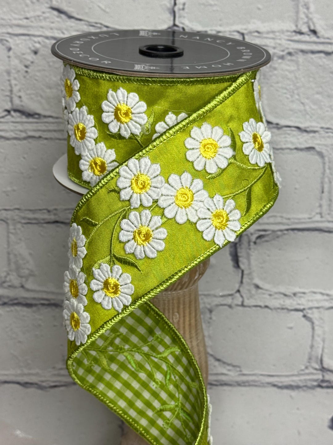 Spring Green Daisy and Gingham Ribbon 2.5