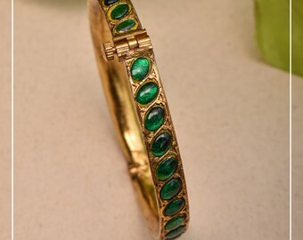 2.6 size Green Oval Stone Jadau Openable Kada ( Single Piece)