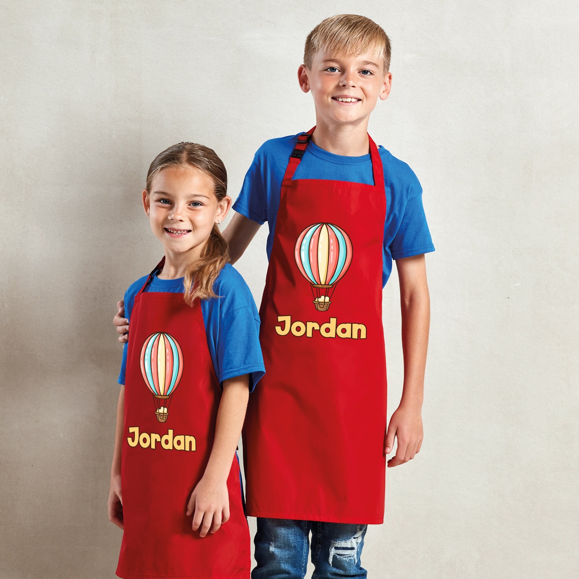 JEYORZY Delantal Infantil Ajustable Con Bolsillo – Impermeable De Poliéster Y PVC, Ideal Para Cocinar, Pintar Y Manualidades (45x60 Cm)