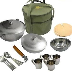 Outdoor Picnic Bag, Multi-purpose Tableware Set for 4 Persons, Travel Bag, a set for outdoor recreation