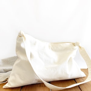 weiße Schultertasche | große leichte Geldbörse für den Sommer | lässige Hobo Tasche mit Reißverschluss | auf Bestellung
